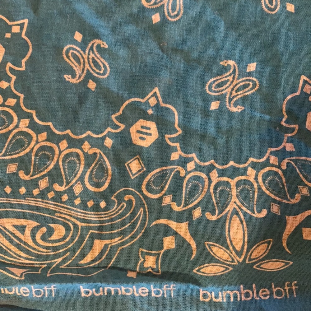Lot of scars and bandanna. Beautiful head scarves from brands honey, echo, - Picture 12 of 12